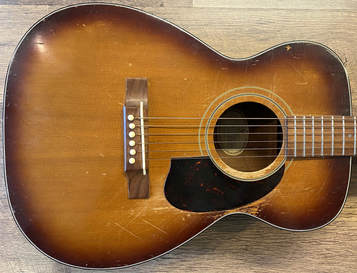 VINTAGE 1961 Guild F-20 Troubadour Sunburst Acoustic Guitar with Original Case