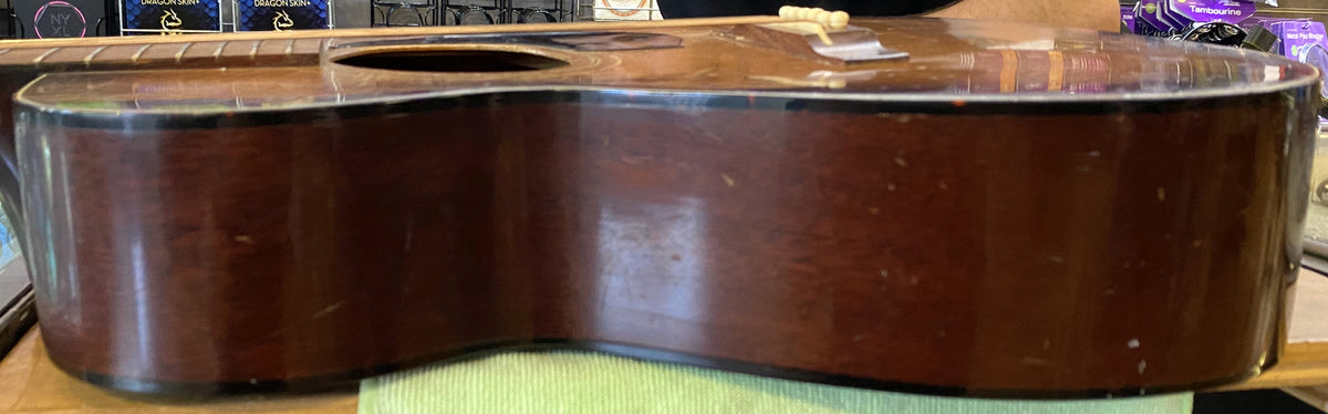VINTAGE 1961 Guild F-20 Troubadour Sunburst Acoustic Guitar with Original Case