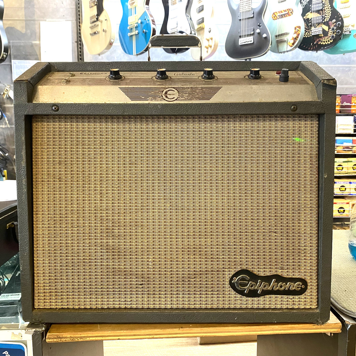 USED 1965 Epiphone Galaxie EA-33RVT 17-Watt 1 x 10" Tube Electric Guitar Combo Amplifier