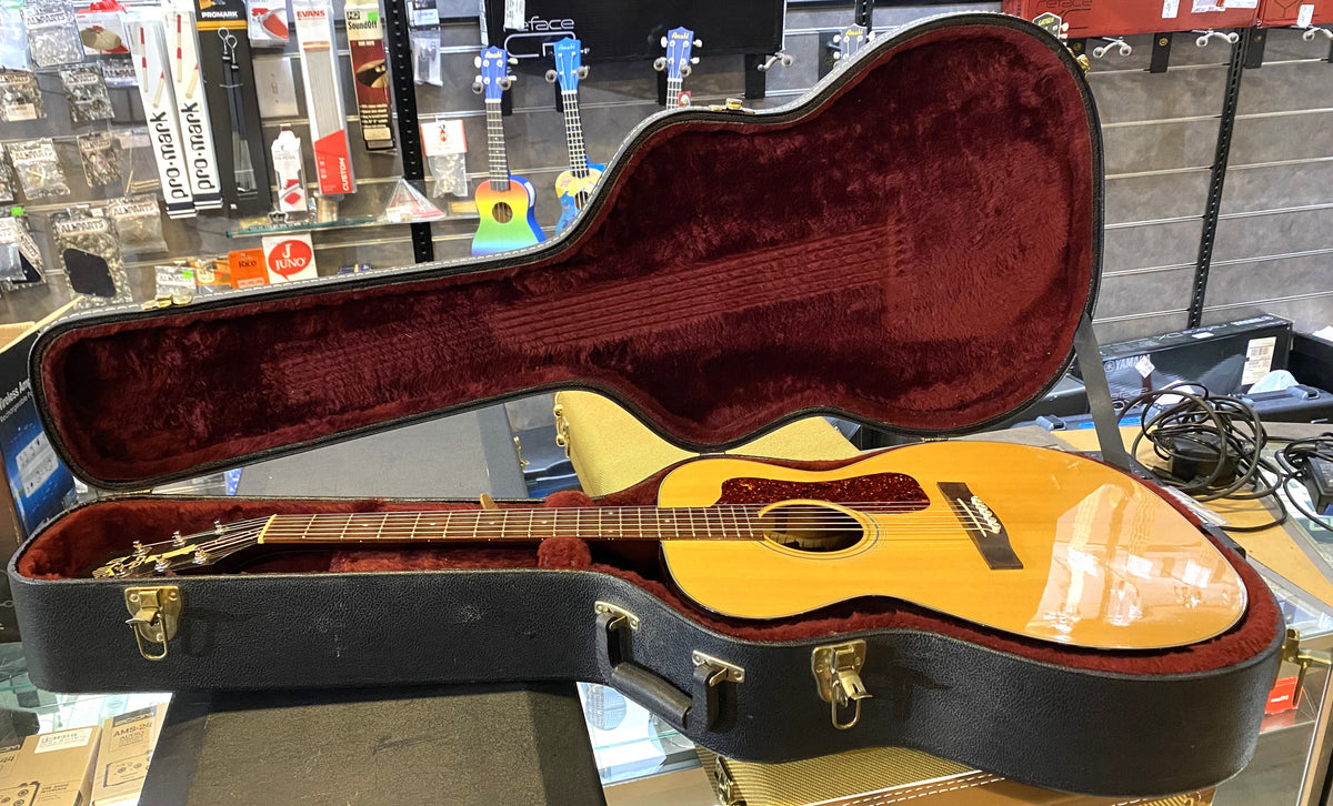 USED 1995 Guild F-30 Orchestra Model Natural Gloss Finish Acoustic-Electric Guitar with Original Hardshell Case