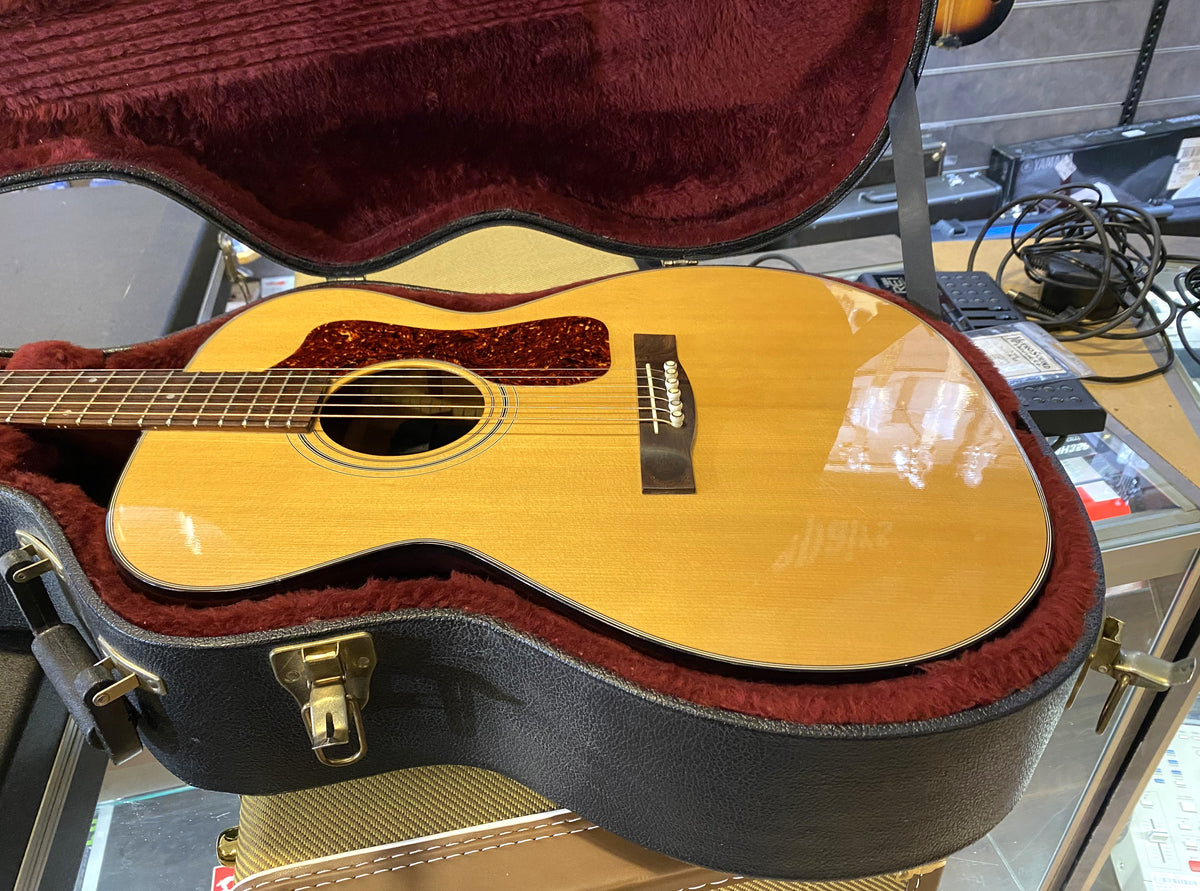 USED 1995 Guild F-30 Orchestra Model Natural Gloss Finish Acoustic-Electric Guitar with Original Hardshell Case