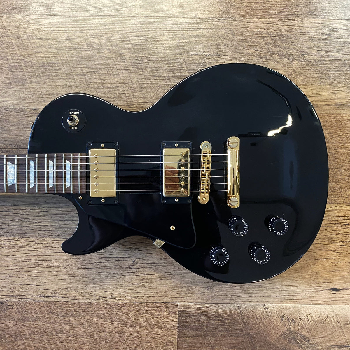 USED 2004 Gibson Les Paul Studio Gloss Ebony Finish Left-Handed Electric Guitar with Original Hardshell Case