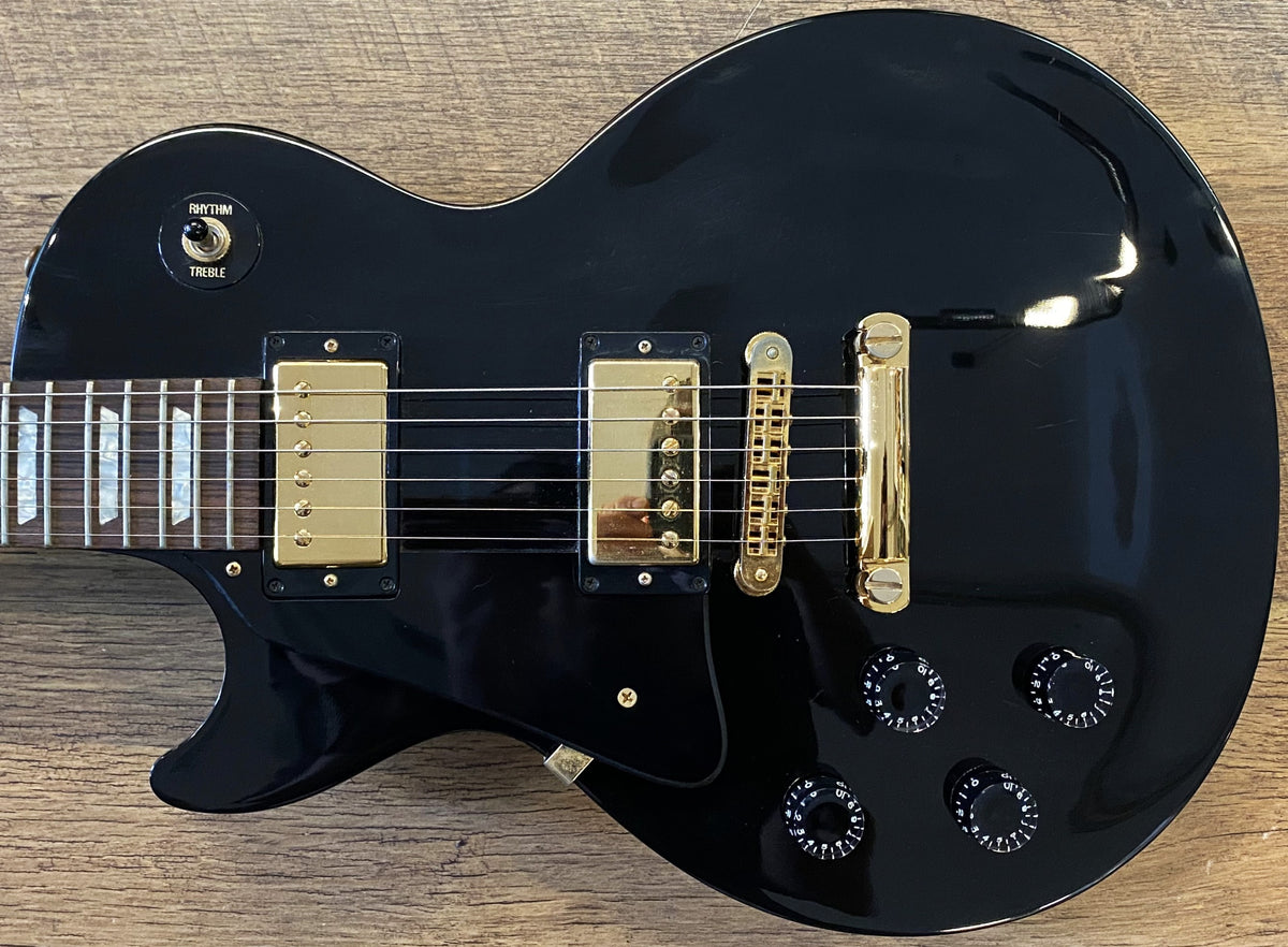 USED 2004 Gibson Les Paul Studio Gloss Ebony Finish Left-Handed Electric Guitar with Original Hardshell Case