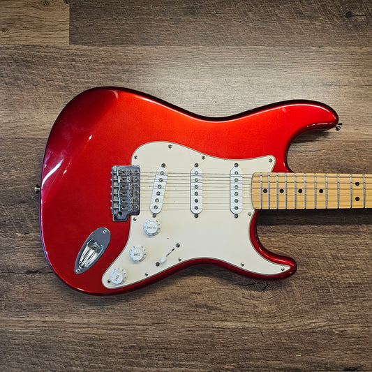 USED 2006 Fender Standard Stratocaster Gloss Candy Apple Red Electric Guitar