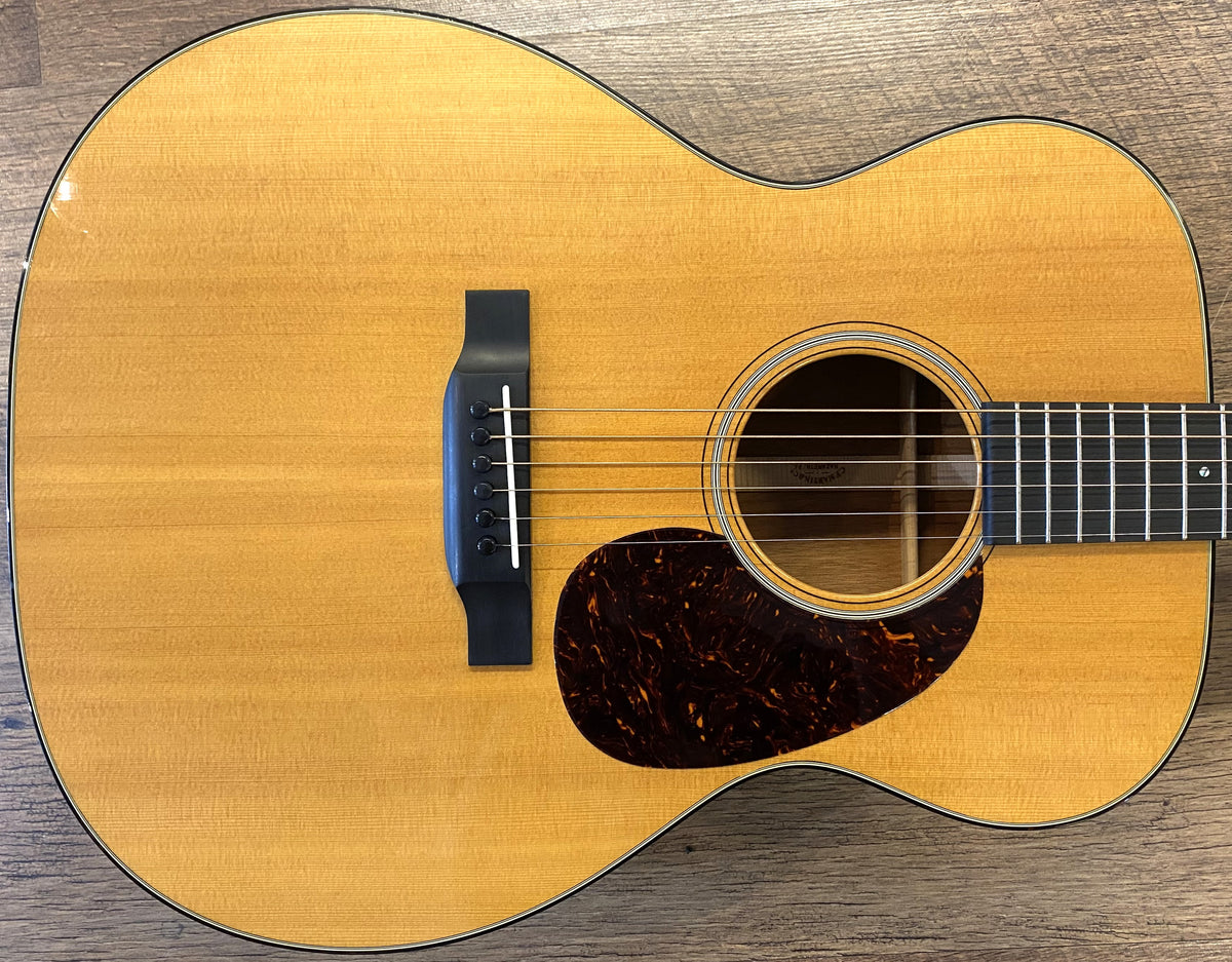 USED 2019 Martin 000-18 Standard Series Natural Gloss Finish Auditorium Acoustic Guitar