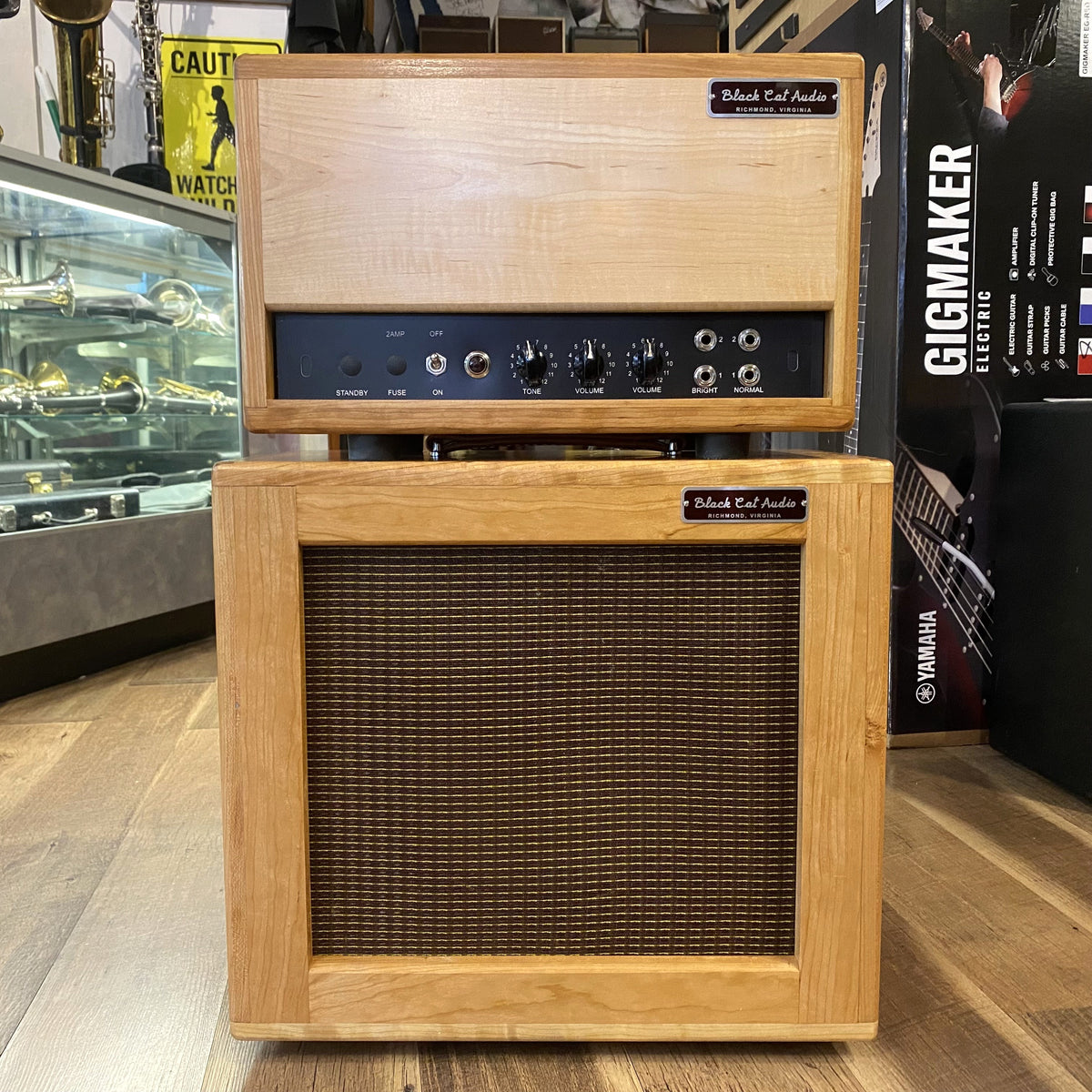 Black Cat Audio DW12 15-Watt Electric Guitar Amplifier Head with 1 x 12" Speaker Cabinet
