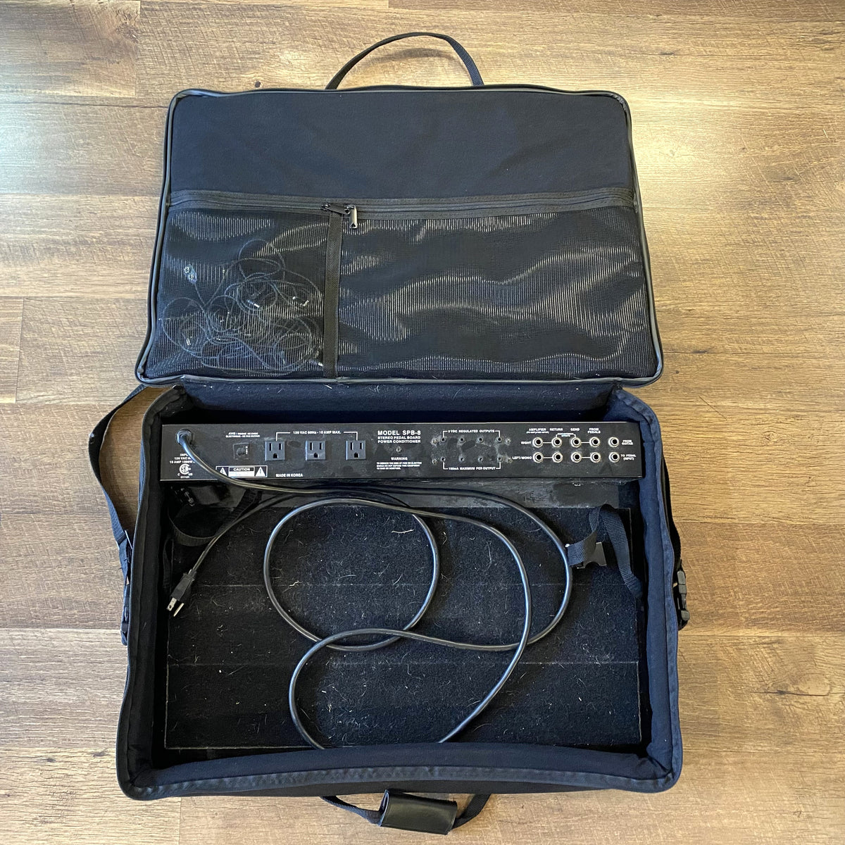 USED Furman SPB-8 Powered Pedalboard with Gig Bag