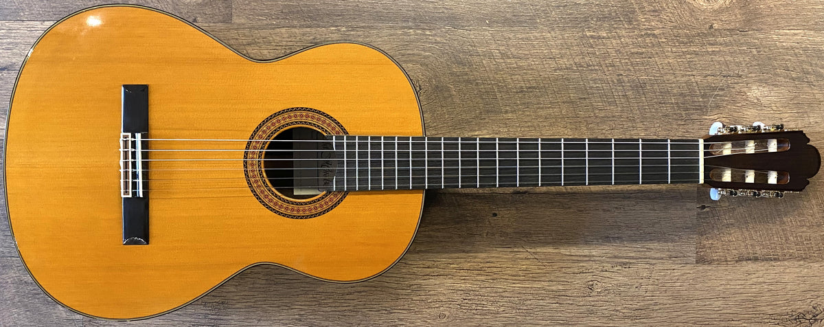 M. Horabe Model 35 Natural Gloss Finish Classical Nylon-String Acoustic Guitar with Case & Cover