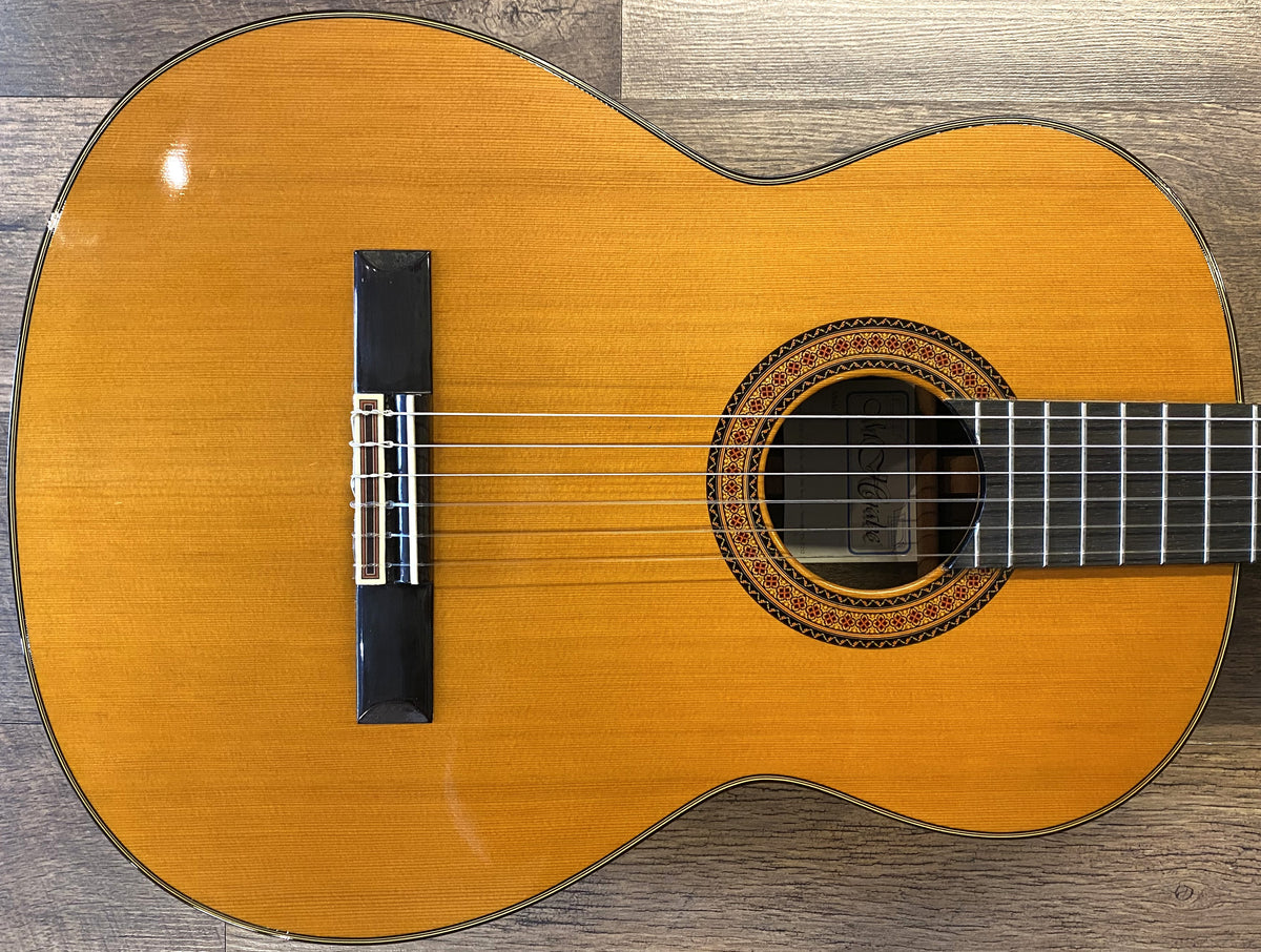 M. Horabe Model 35 Natural Gloss Finish Classical Nylon-String Acoustic Guitar with Case & Cover