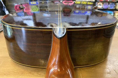 M. Horabe Model 35 Natural Gloss Finish Classical Nylon-String Acoustic Guitar with Case & Cover