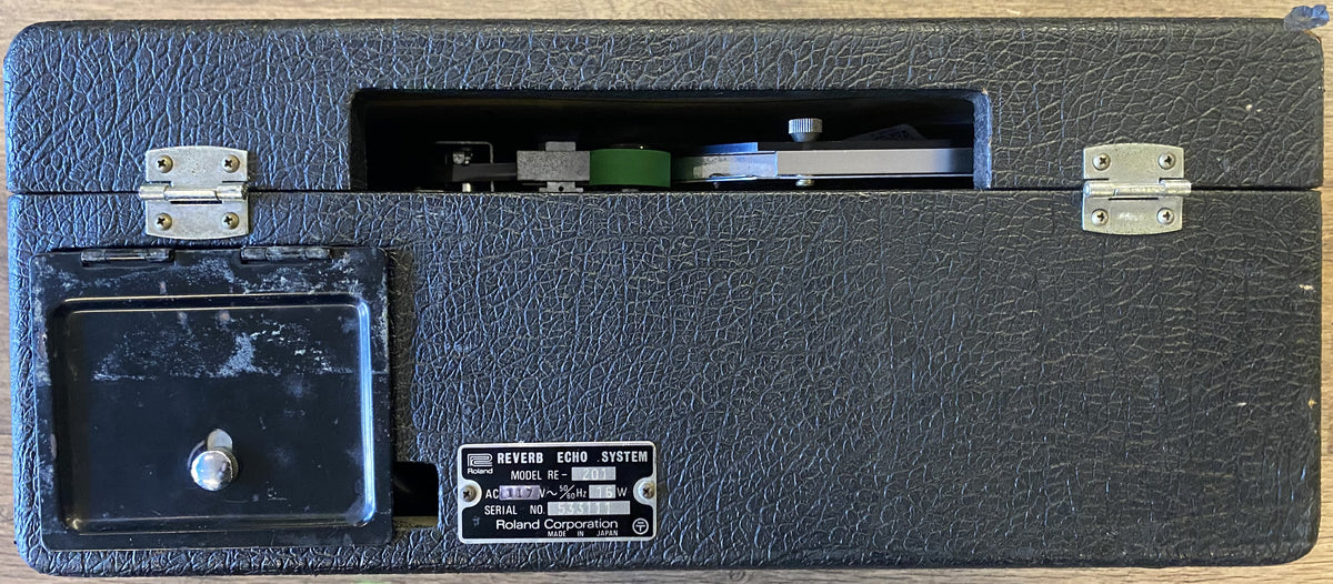 Roland RE-201 Space Echo Tape Delay/Reverb Effects Unit