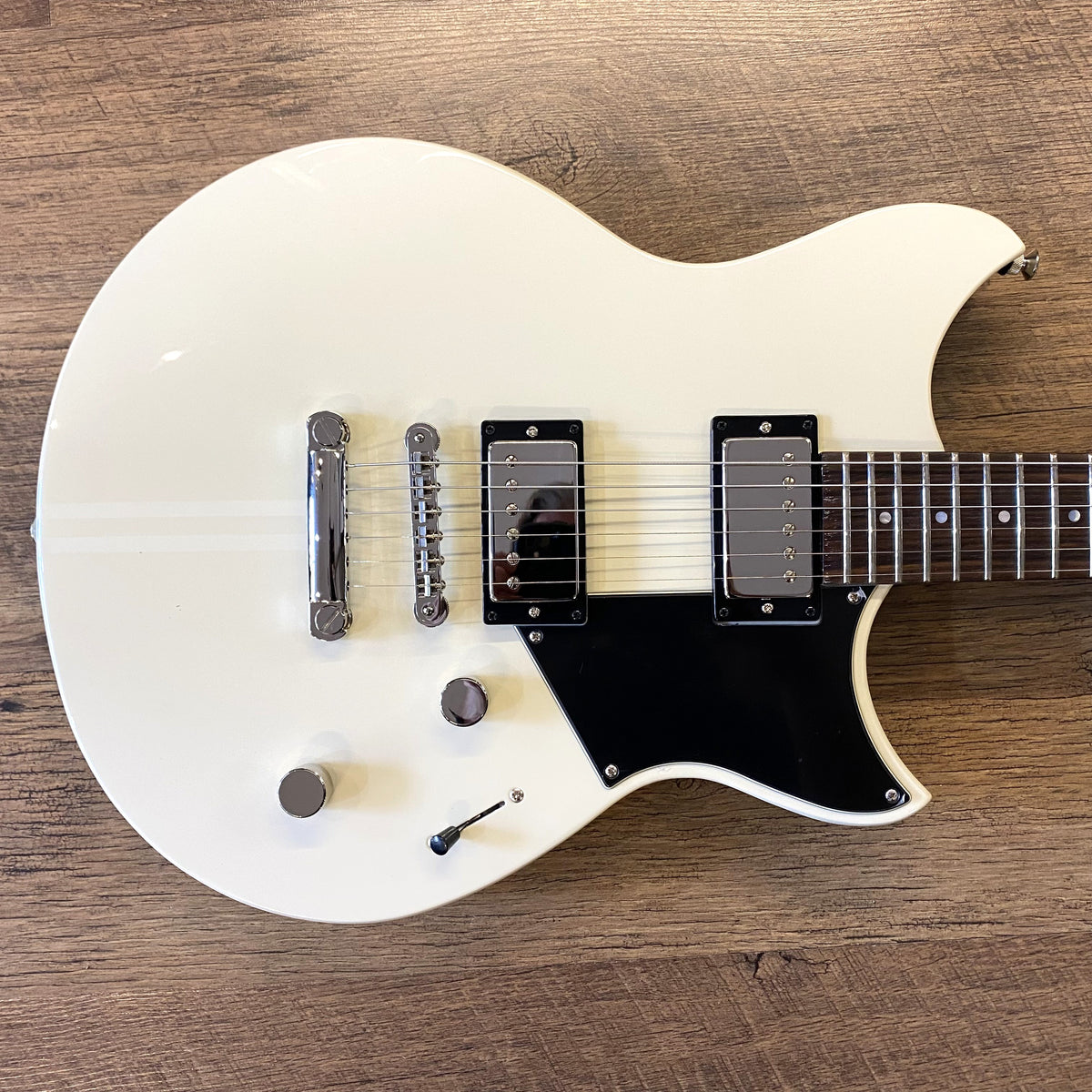 Yamaha Revstar Element RSE20 Gloss Vintage White Finish Electric Guitar