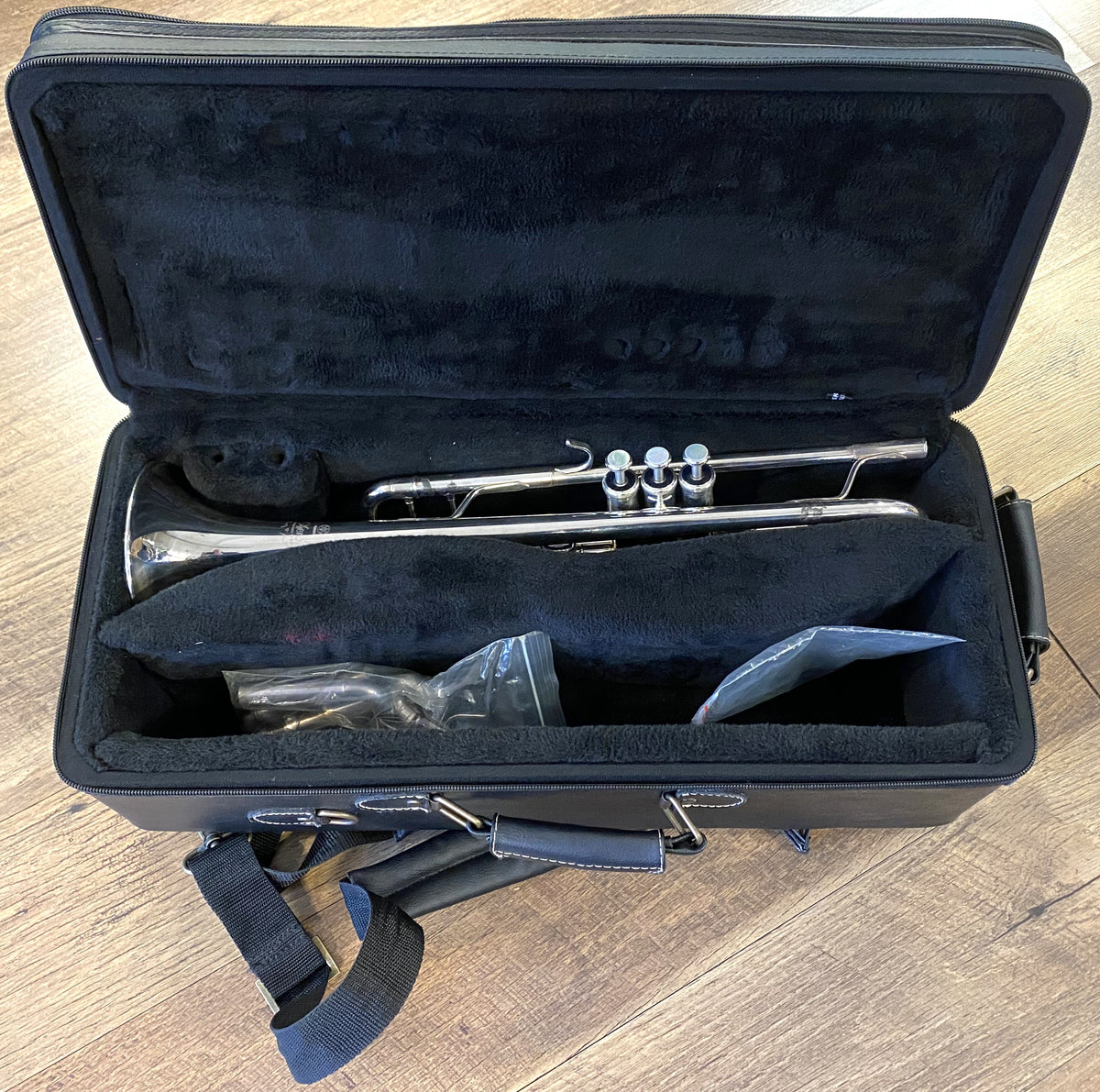 USED Yamaha YTR-8335S Xeno Series Silver-Plated Bb Trumpet w/ Original Case